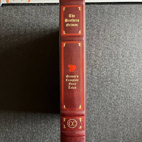 Grimm's Complete Fairy Tales book (Barnes and Noble leather-bound classics) - Picture 7 of 13